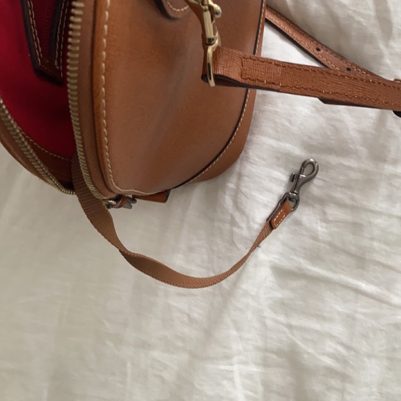 Dooney and Bourke tan leather satchel. - Picture 11 of 16